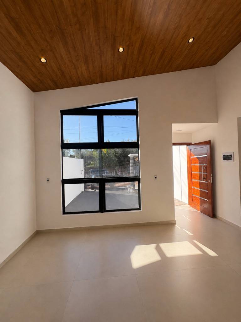 VENTA DE CASA DUPLEX A ESTRENAR EN ITAPUA — foto 2