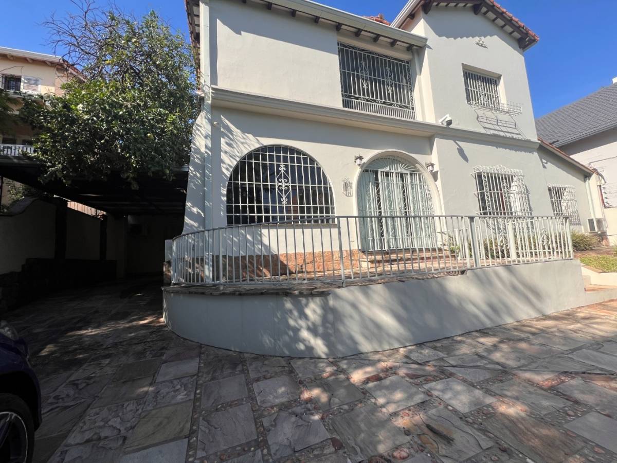 ALQUILO PROPIEDAD PARA USO COMERCIAL O RESIDENCIAL SOBRE AV. MARISCAL LOPEZ