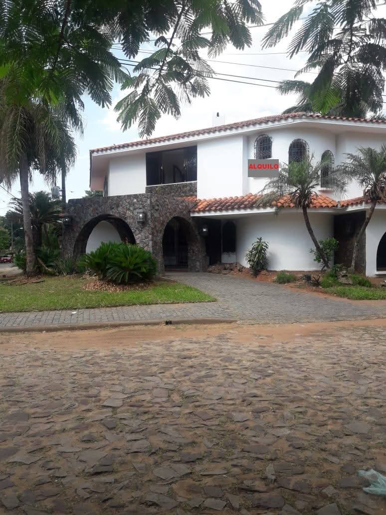 ALQUILO AMPLIA RESIDENCIA EN ASUNCION BARRIO MANORA COD 059* — foto 3