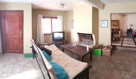 Casa En Pinar 4 Dormitorios Con Garage ( 2 Cuadras De Giannasttasio)