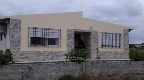 Sauce. Venta Casa 3 Dorm, 2 Baños, Jardin