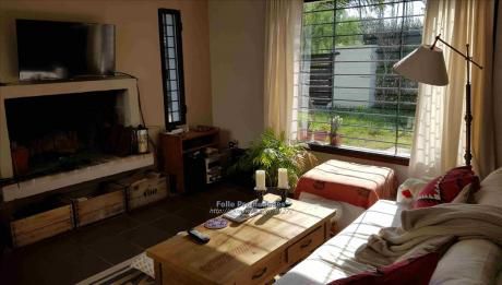 El Pinar. Venta Moderna Casa, Terreno 900m2