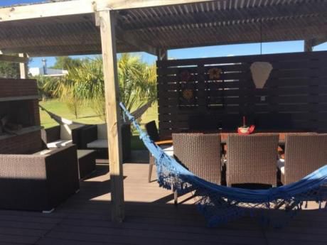Casa En Manantiales (altos Punta Piedras)