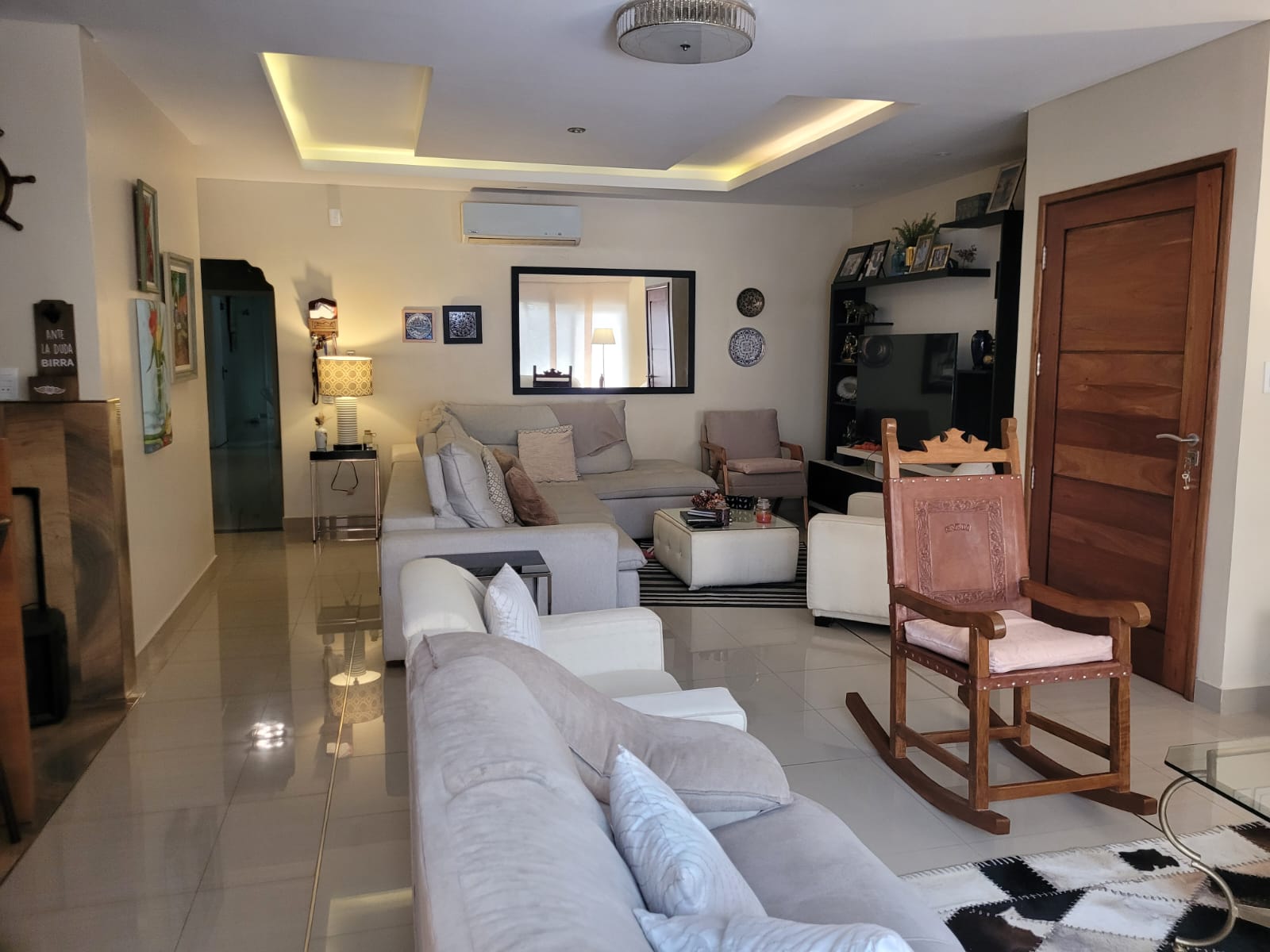 Hermosa casa en trinidad en excelente ubicación, a una cuadra de sacramento — foto 2