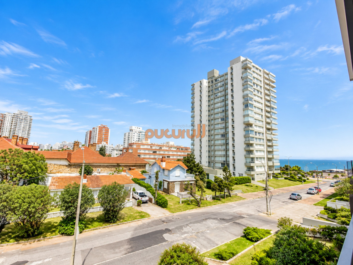 Moderno Apartamento de 1 Dormitorio en Suite a pasos del mar. Playa Mansa, Punta del Este · Foto 4