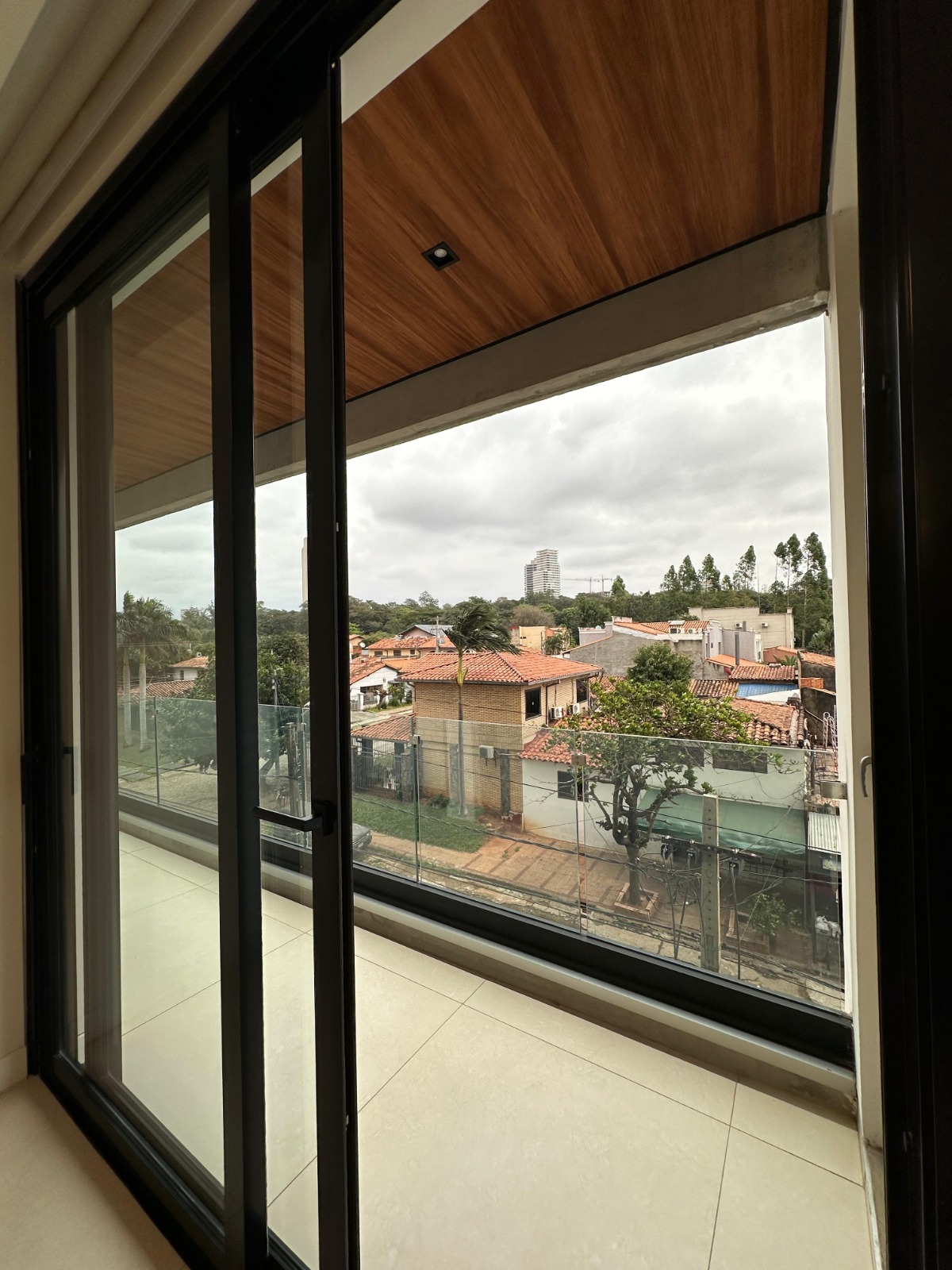 Departamento en alquiler en Ycuá Satí, Asunción — foto 2