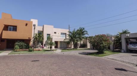 Condominio La Hacienda 2