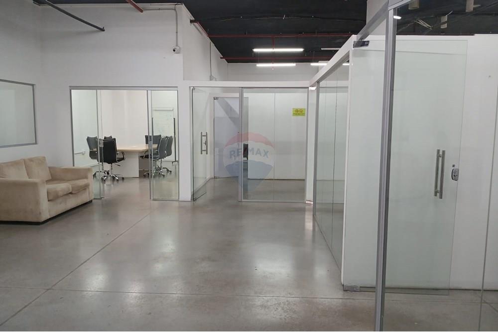 Oficina - Alquiler - Paraguay Asunción Pettirossi — foto 3