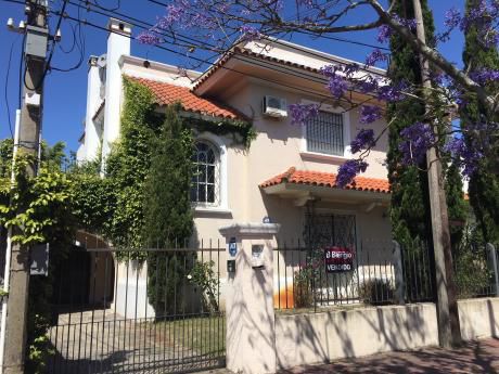 Casa En Carrasco CLásico Impecable Ideal Empresa