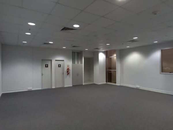 ALQUILO OFICINA CORPORATIVA EN EDIFICIO WORLD TRADE CENTER — foto 2