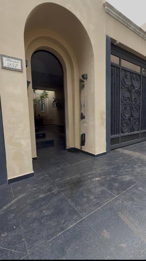 EN VENTA RESIDENCIA EN LAMBARÉ — foto 2