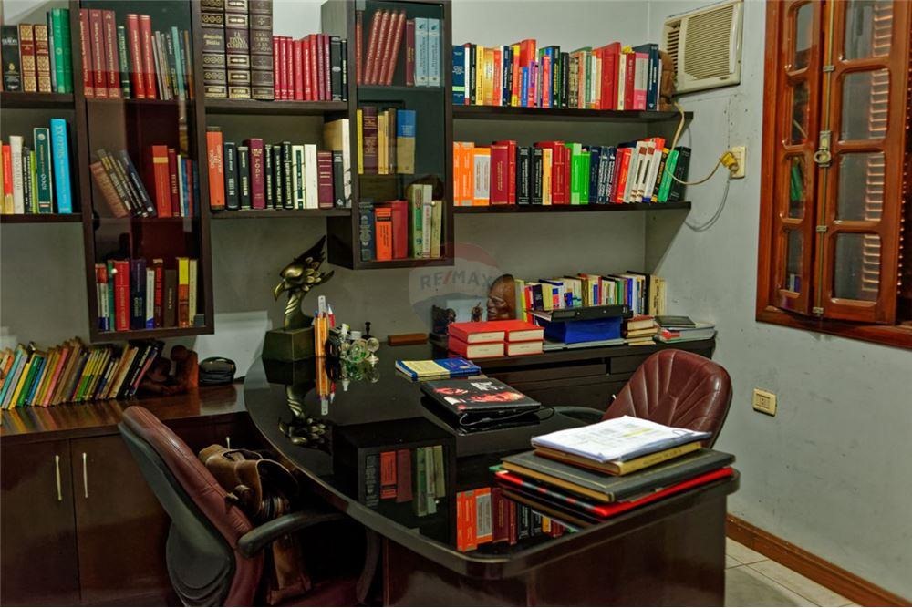 VENDO AMPLIA CASA EN CIUDAD DEL ESTE BARRIO SAN JOSE — foto 3