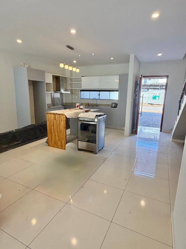 Alquilo duplex premium en Jardin de Oro - Luque — foto 2