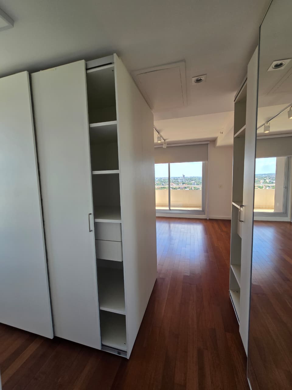 ALQUILO – DEPARTAMENTO DE 2 DORMITORIOS EN SKY TOWER — foto 3