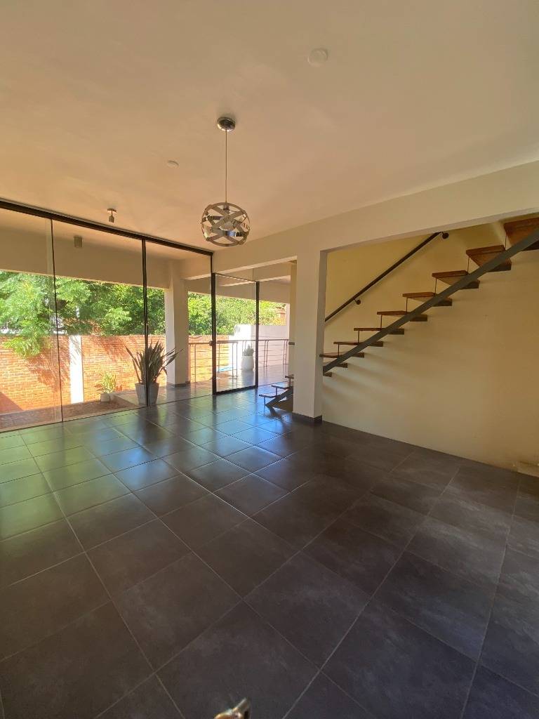 ALQUILAR DUPLEX EN BARRIO LOS LAURELES — foto 3