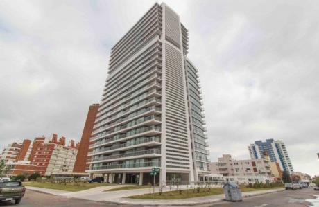 Departamento A 200 Metros De La Playa Brava Y 400 Metros De La Playa Mansa.