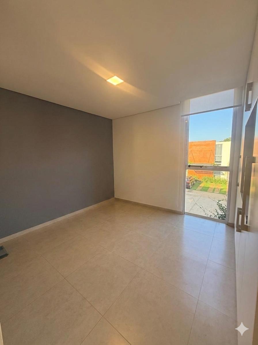 Dúplex En Alquiler En Barrio Cerrado Laurelty Luque | 2 Suites + Patio — foto 3