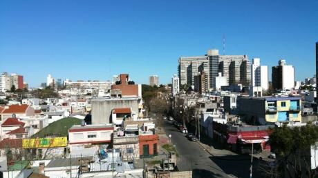Zona De Hospitales Y Sanatorios! Centros Educativos! G.C Bajos!!