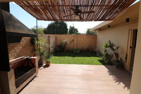 Alquilo Y Vendo Casa En Condominio Cerrado Luque . Casa Con Escritorio