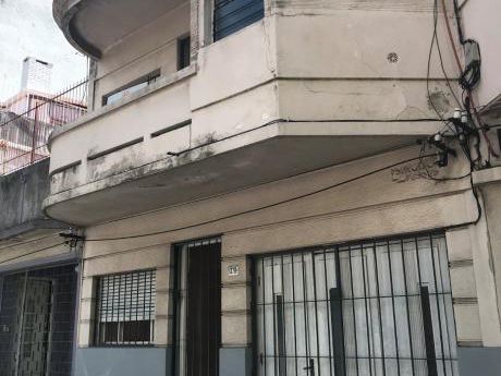 Excelente Propiedad De 121 Metros Construidos En Padrón único