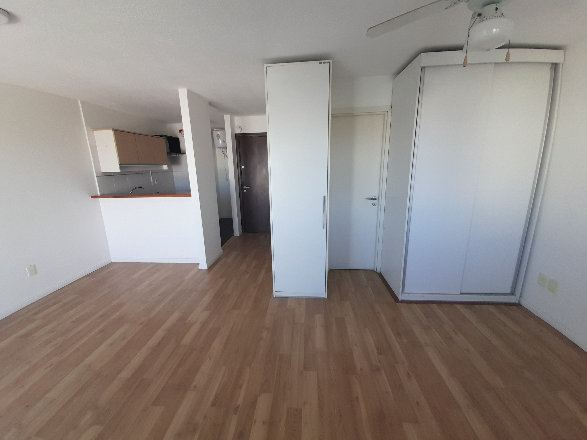 Exclusivo Monoambiente Penthouse en Parque Rodó: Terraza Panorámica, Parrillero Privado y Opción a Garage · Photo 8