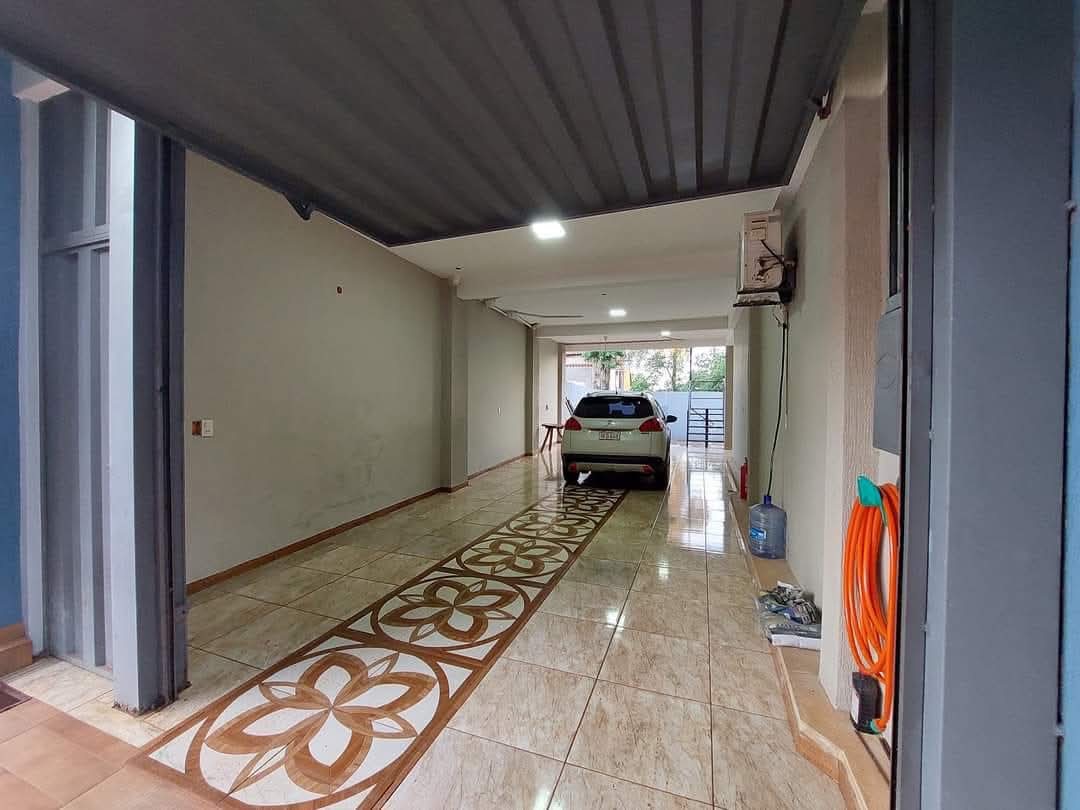 En venta amplia casa de 2 pisos en el corazón de Ciudad del este — foto 3