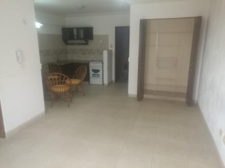 Grande Y Cómodo Monoambiente Semiamoblado
