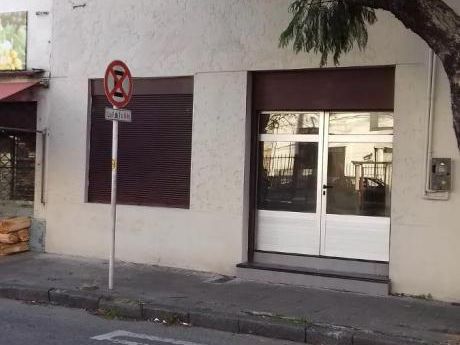 Prado Local Comercial. 40m2 Al Frente. Vidriera Amplia. Sin Gc.