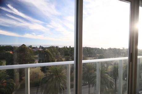 Golf Course Amazing Views 3 Bdrm Apt