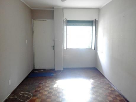 Apto. Tipo Casita Frente Al Parque Villa Biarritz