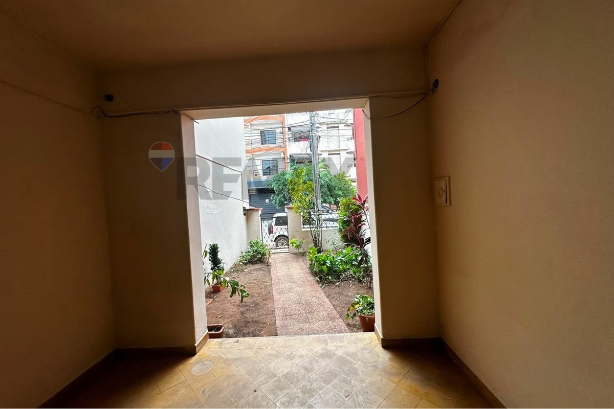 Casa - Alquiler - Pettirossi, Asunción, Paraguay — foto 3