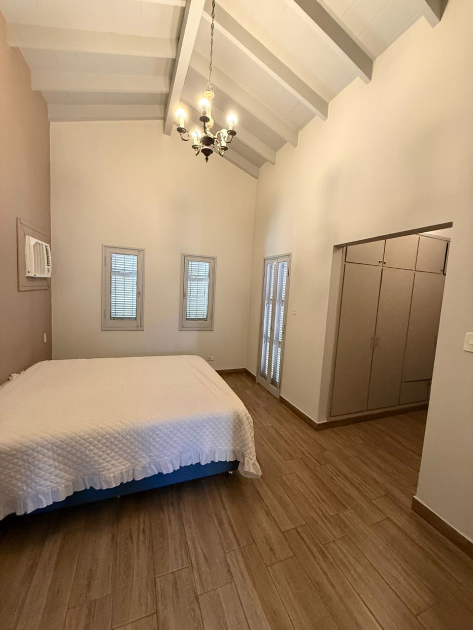 Alquilo amplia casa para vivienda o oficina en Villa morra recoleta — foto 2