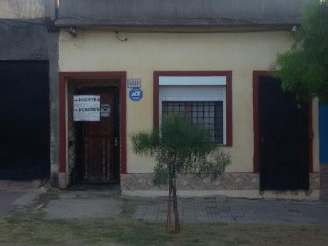 Casa 2 Dormitorios En La Teja
