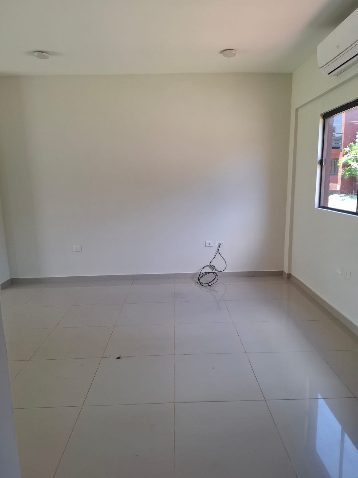 ALQUILO DUPLEX LAGUNA GRANDE SAN LORENZO — foto 3