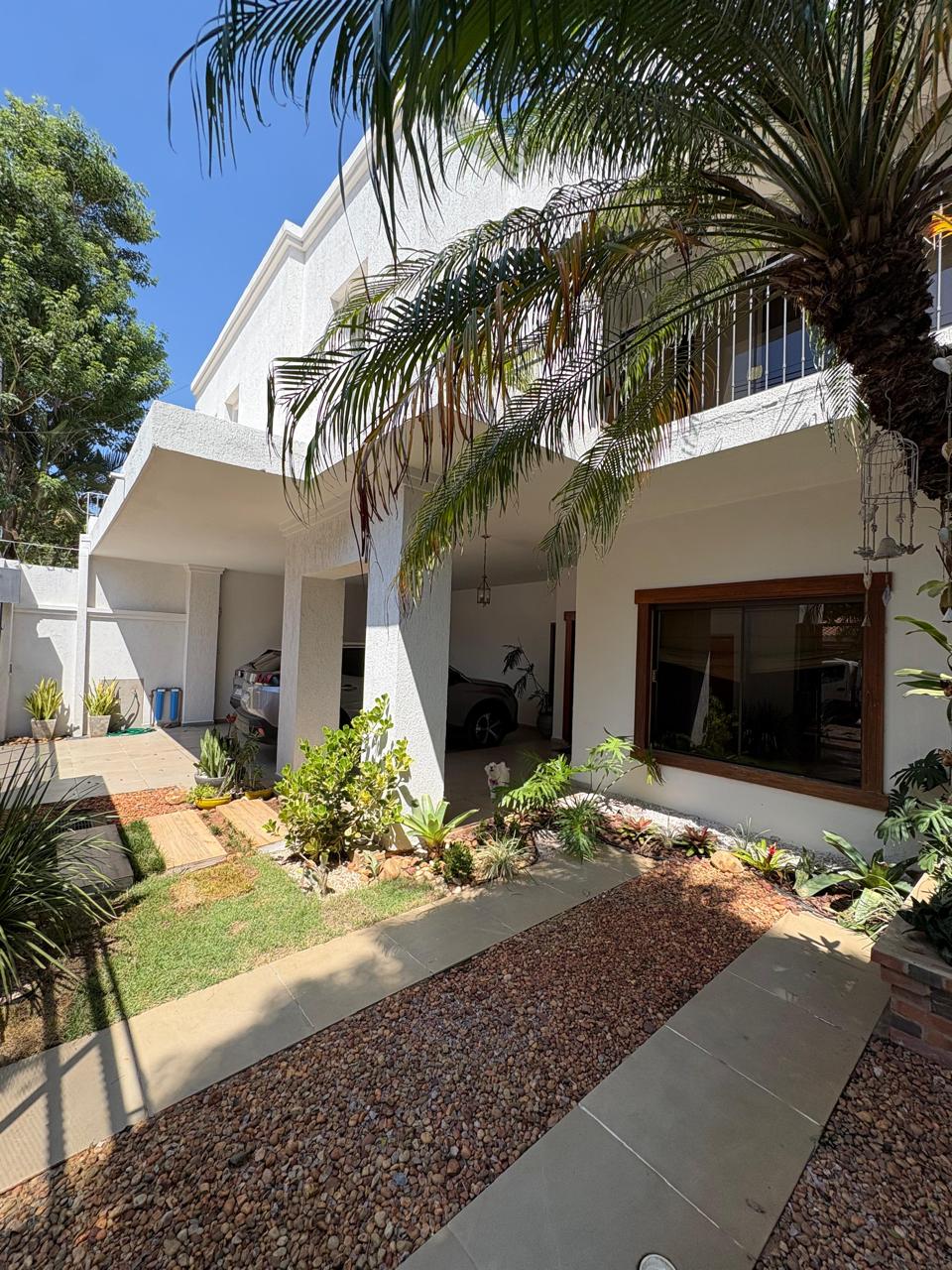 Alquilo Hermosa y Amplia Residencia Amoblada en Mburucuya — foto 2