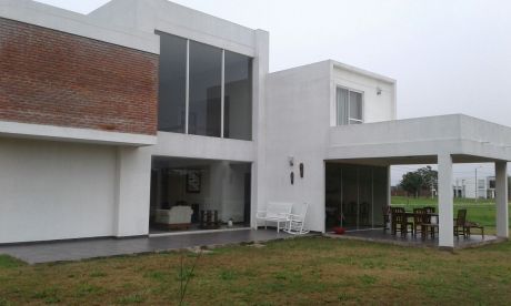 Casa En El Urubó - Condominio Arelis