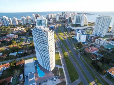 Excelente Apartamento Con Muy Buena Ubicación Y Espectaculares Vistas