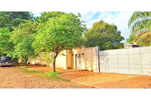 Casa-Venta-José Martí, Loma Merlo, Luque, Central — foto 2