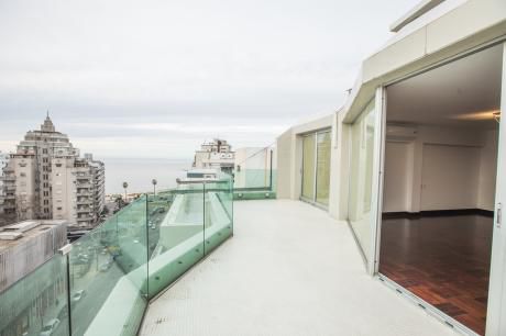 Penthouse En Pocitos.3 Dorm Y Servicio.vigilancia.2 Garages