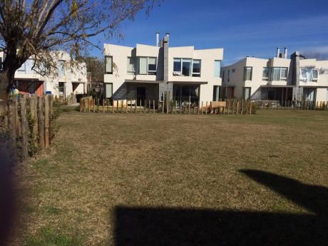 Estrene Ya!! Excelente Barrio Privado A 5 Minutos De Montevideo