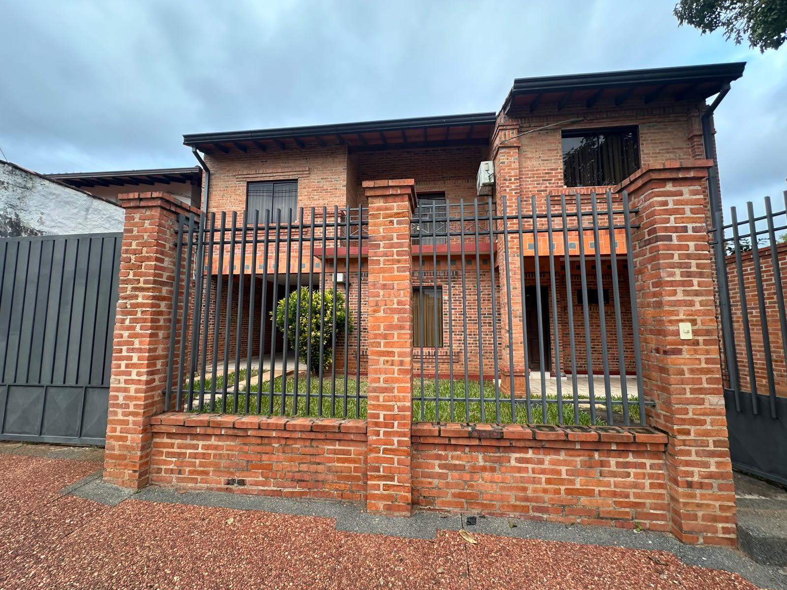 ALQUILO CASA EN LAMBARE — foto 2