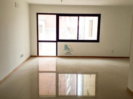 Venta De Apto A Estrenar De 2 Dormitorios En Tres Cruces