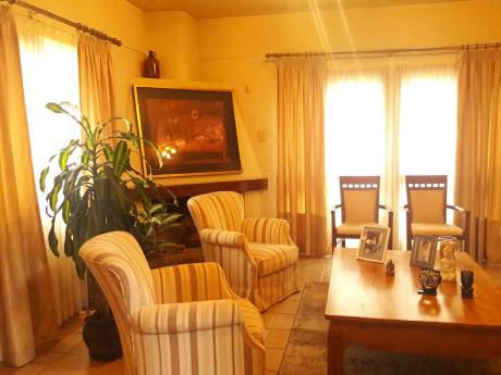 Impecable Chalet Tejas Francesas Con Gran Barbacoa