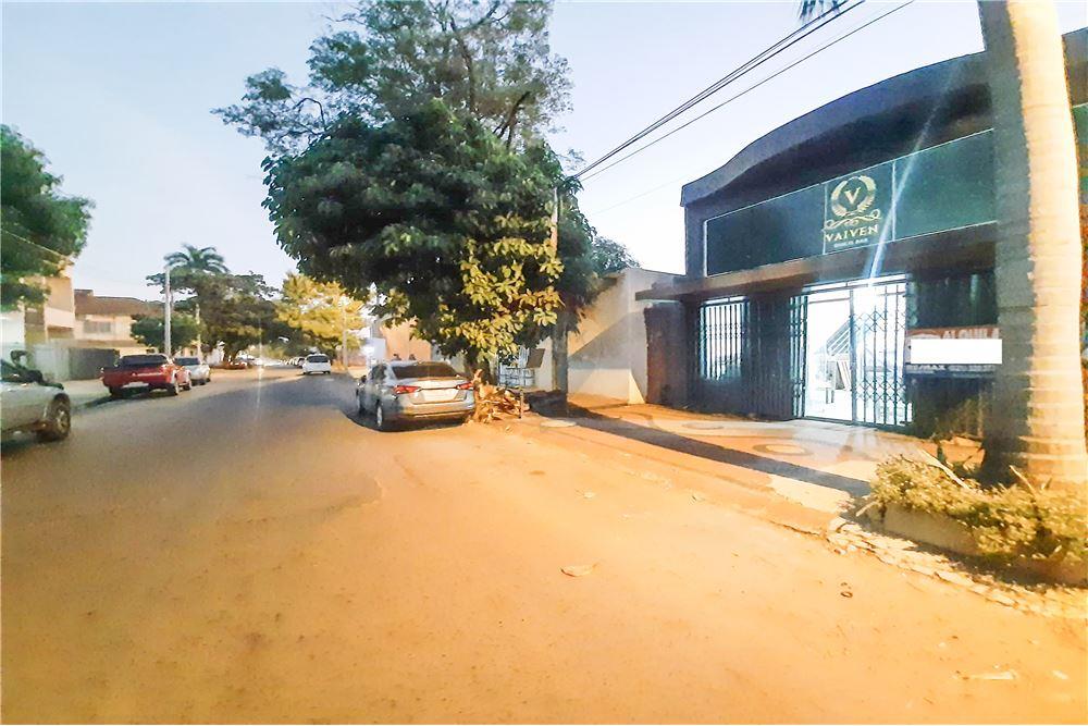 ALQUILO AMPLIO SALON COMERCIAL EN LUQUE — foto 3