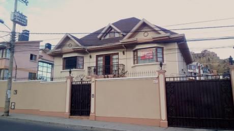 Irpavi, Av. Ovando Candia, Calle 10 La Paz - Bolivia / Preciosa Casa Unifamiliar