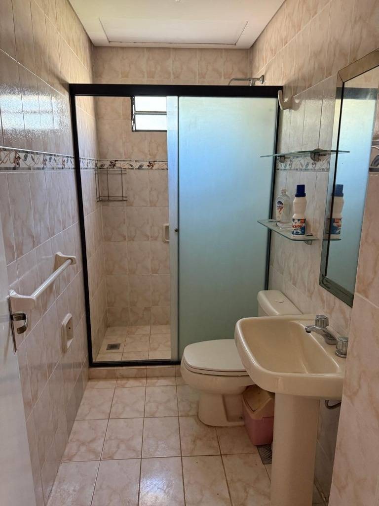 Residencia en Alquiler- Zona Recoleta 6 ambientes ideal para oficina — foto 2
