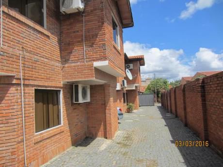 Alquilo Duplex, Zona Aviadores Y Ultima,en Condominio Cerrado.
