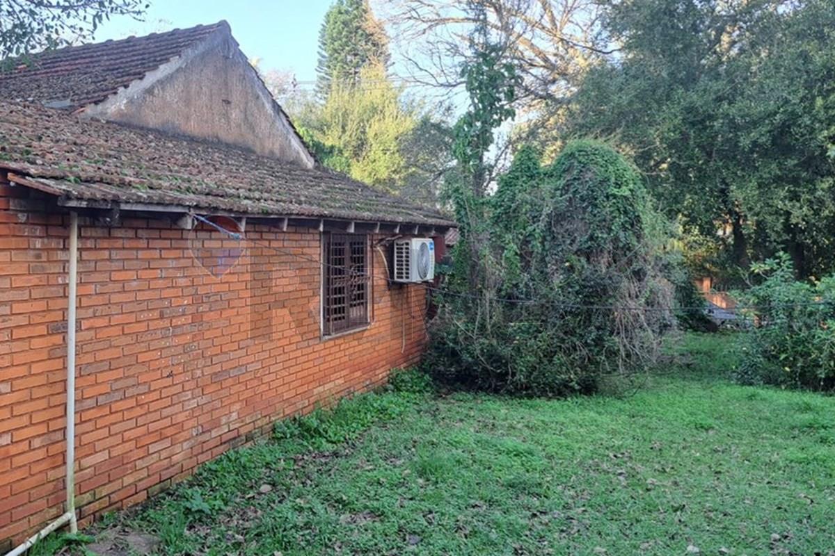 VENDO AMPLIO TERRENO CENTRICO EN ENCARNACION — foto 3