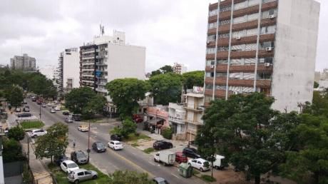 Parque Batlle. 2 Dor. 60mts2. 2 Baño. Piso 4 Al Frente. Calef. Vig 24hs. Gje.