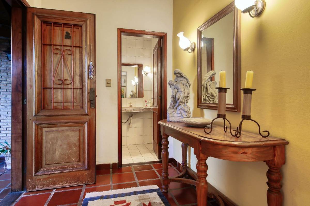 VENDO CASA EN EL BARRIO YCUA SATI - ASUNCION — foto 3